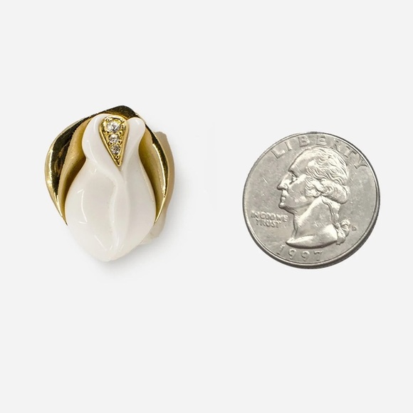 Vintage 1980s KJL For AVON Gold and Cream Midnight Rose Post Back  Earrings - Picture 3 of 5